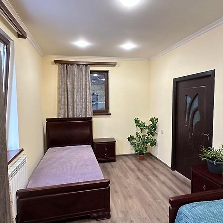 יירבאן Rest & Relax Hotel מראה חיצוני תמונה