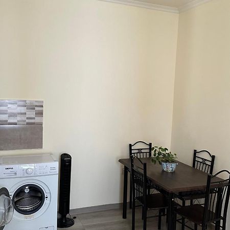יירבאן Rest & Relax Hotel מראה חיצוני תמונה