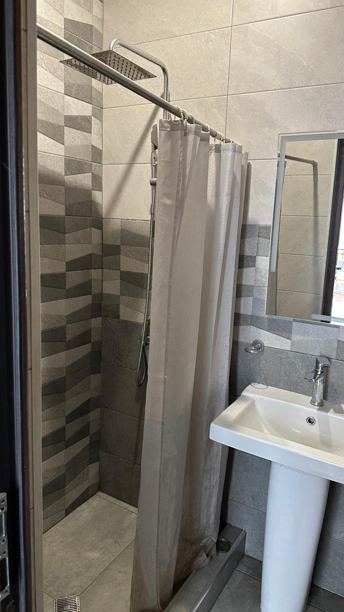 יירבאן Rest & Relax Hotel מראה חיצוני תמונה